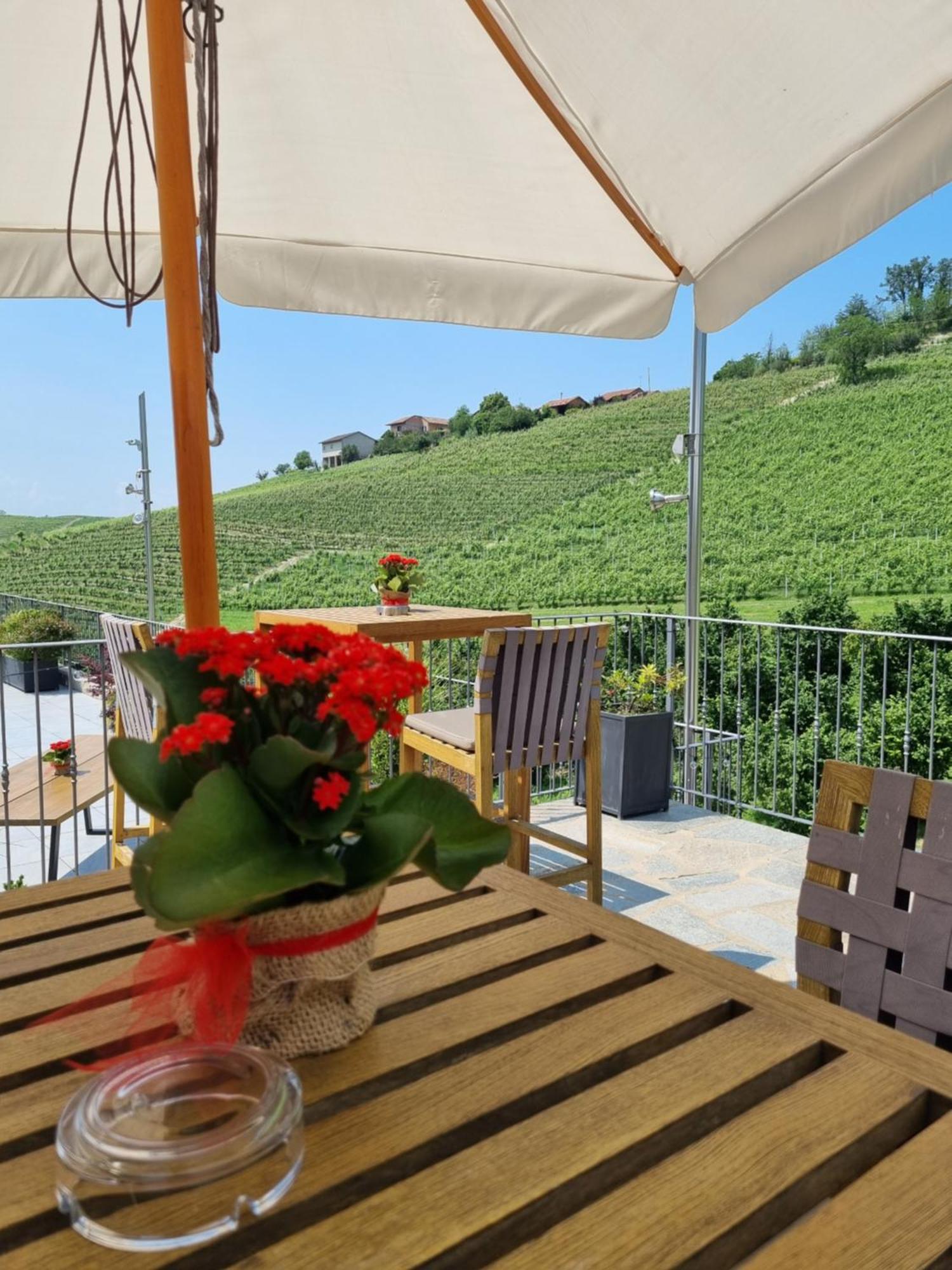 Reva Resort Monforte dʼAlba Zewnętrze zdjęcie