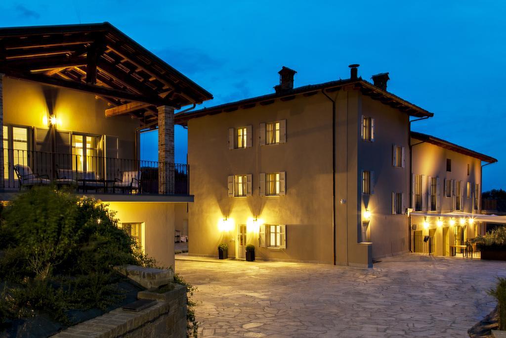 Reva Resort Monforte dʼAlba Zewnętrze zdjęcie