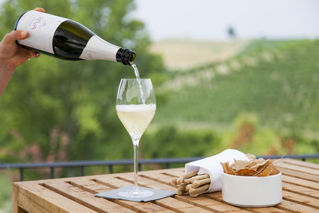 Reva Resort Monforte dʼAlba Zewnętrze zdjęcie