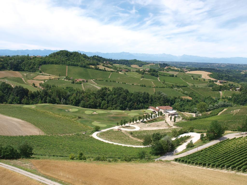 Reva Resort Monforte dʼAlba Zewnętrze zdjęcie